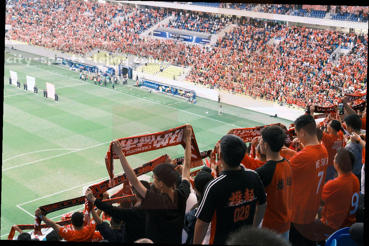 射门轨迹在球门区域形成热区分布的示意图